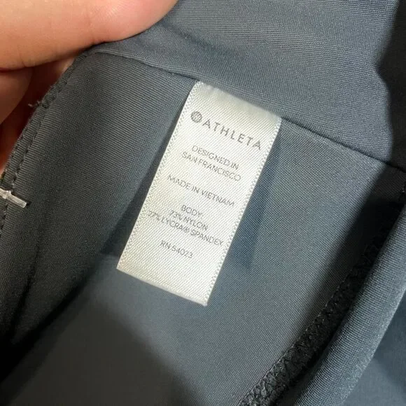Athleta Stellar Crop Pant Womens XL Grey Ankle Length Zip Pocket Athleisure - Picture 7 of 9